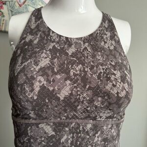 Lululemon Gray Strappy Sports Bra Sz 6